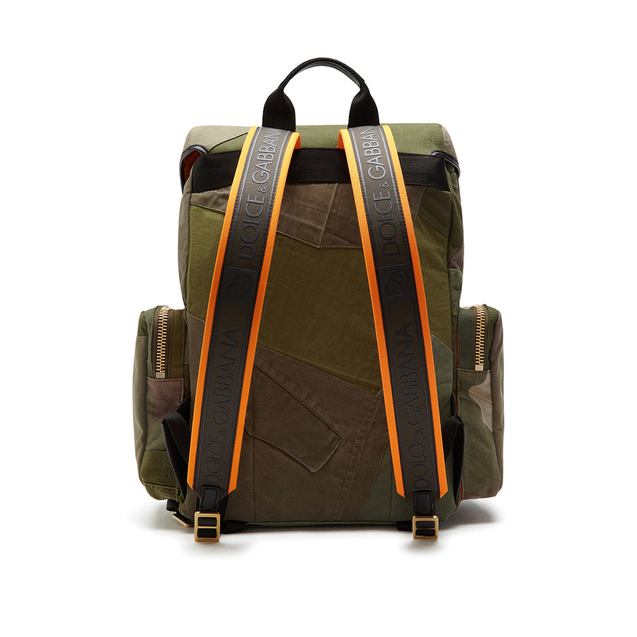 Backpack in patchwork camo with pockets