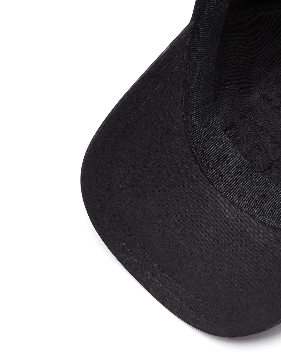 Baseball cap in gabardine with patch