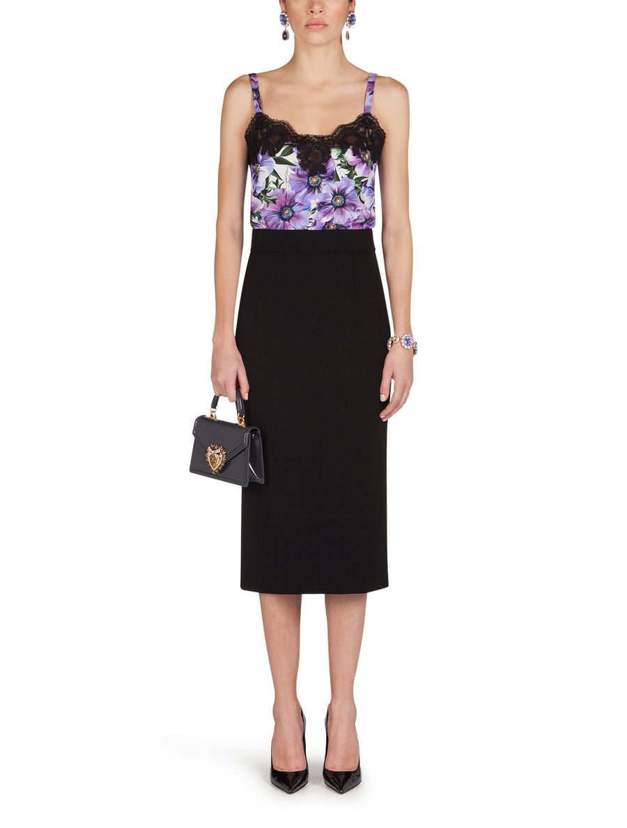 Top with all-over anemones print